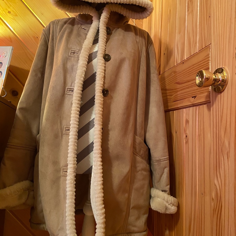 Tan Coat - Picture 2 of 7